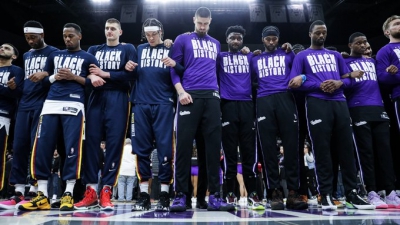 Σακραμέντο και Νάγκετς με μπλουζάκια «Μαύρη Ιστορία» στηρίζουν την Ουκρανία! (video)