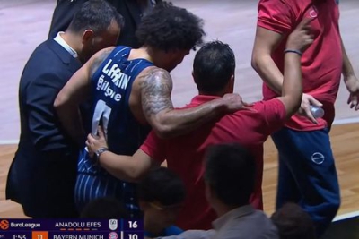 ΣΟΚ στην Εφές: Ο Σέιν Λάρκειν αποχώρησε υποβασταζόμενος προς τα αποδυτήρια!