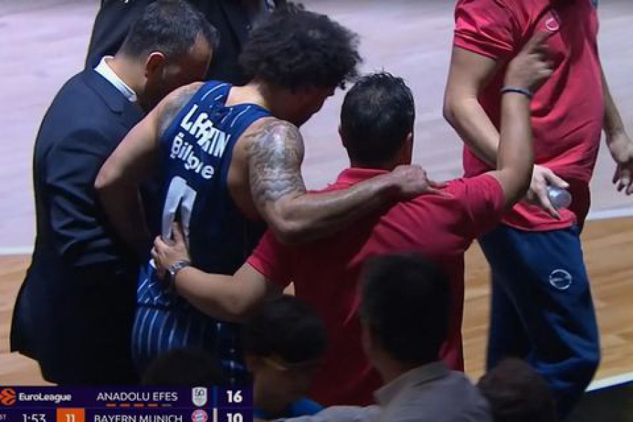 ΣΟΚ στην Εφές: Ο Σέιν Λάρκειν αποχώρησε υποβασταζόμενος προς τα αποδυτήρια!