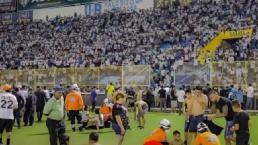 Ανείπωτη τραγωδία στο Ελ Σαλβαδόρ: Εννιά άνθρωποι νεκροί σε ποδοσφαιρικό αγώνα (video)