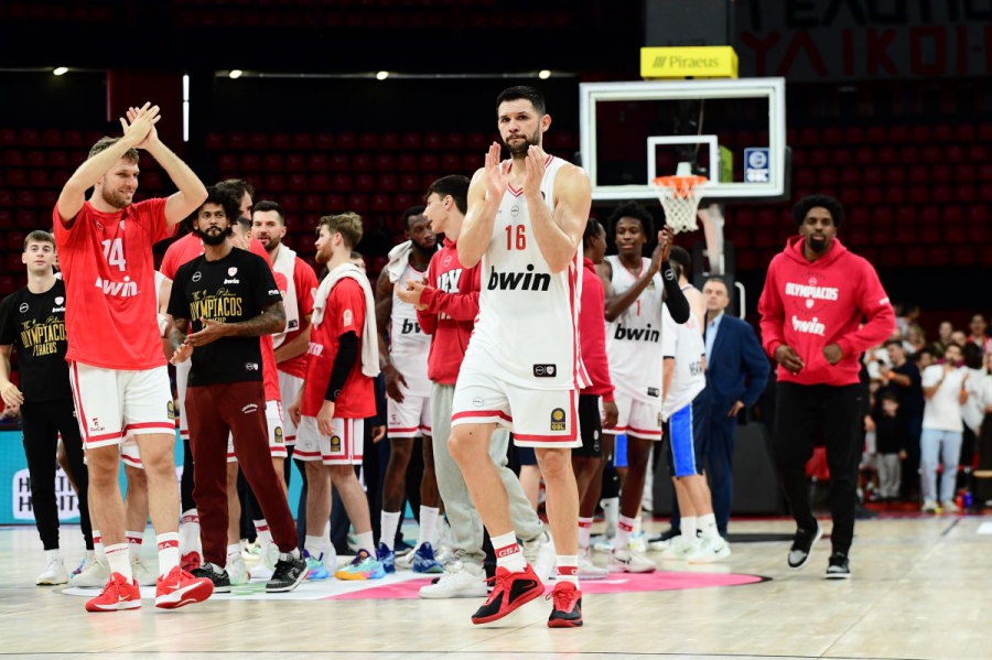 Ένα ακόμη μεσημέρι στη δουλειά: Σερί, βραβεύσεις, επιστροφές και κορυφή... check για τον Ολυμπιακό - Νίκη επί του Πανιωνίου με 81-66!