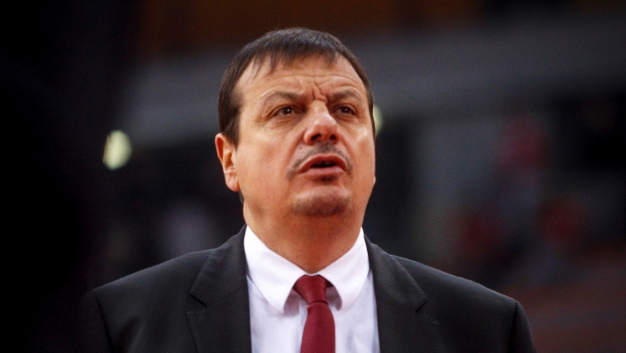 Εργκίν Αταμάν: Εισήχθη εκτάκτως σε νοσοκομείο με πνευμονία!