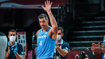 Λούις Σκόλα: Συγκινητικό standing ovation για ένα τεράστιο «θρύλο» του μπάσκετ!