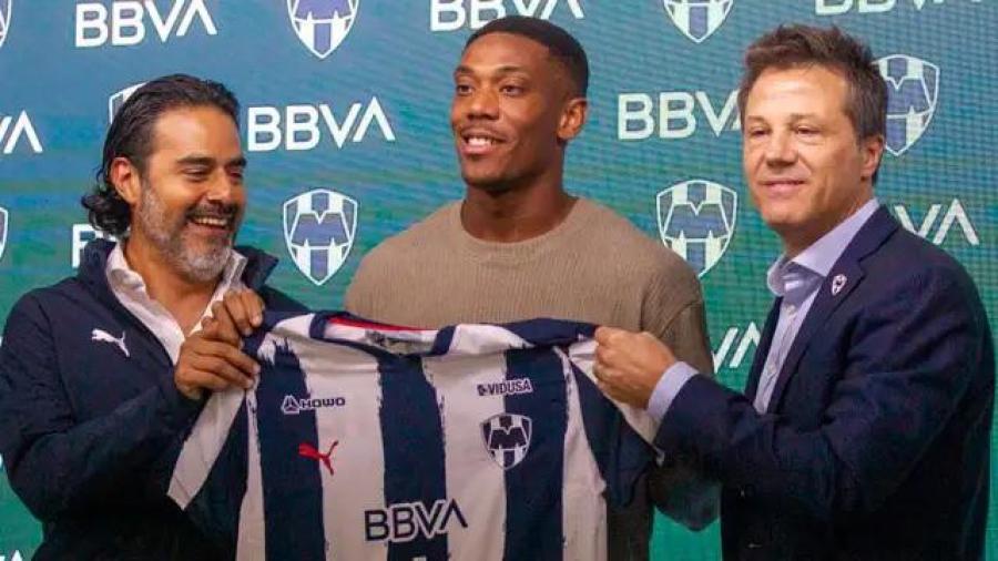 Ξέσπασε «εμφύλιος» στο Μεξικό με αφορμή τη μεταγραφή του Μαρσιάλ από την ΑΕΚ