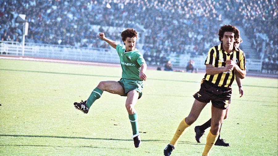 «Είναι τρελός ο Πολωνός»: Το ντεμπούτο του Κριστόφ Βαζέχα με τη φανέλα του Παναθηναϊκού κόντρα στην ΑΕΚ πριν 33 χρόνια! (video)