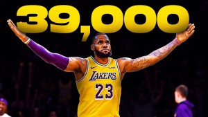 Ένας πραγματικός «Βασιλιάς»: Ο ΛεΜπρόν Τζέιμς γίνεται συνώνυμο του NBA! (video)