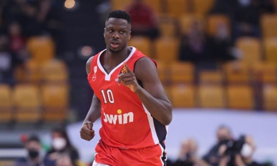 Ολυμπιακός: Ευχές στον Μουσταφά Φαλ, που έσβησε 30 κεράκια! (video)