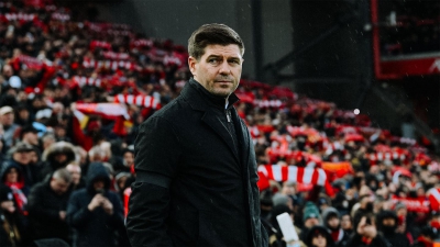 Καρφιά Τζέραρντ σε Όουεν: «Εάν έπαιζα στη Γιουνάιτεντ, θα μισούσα και εγώ να επιστρέψω στο Άνφιλντ» (video)