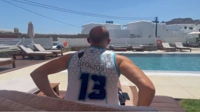 Tsamis stays: Η Μύκονος τρολάρει Σαλάχ και Λίβερπουλ σε βίντεο – έπος! (video)