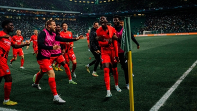 Champions League, 4ος όμιλος: Άιντραχτ και Τότεναμ συνεχίζουν στα «αστέρια» μέσα από ένα φινάλε που... έσπασαν καρδιές! (video)