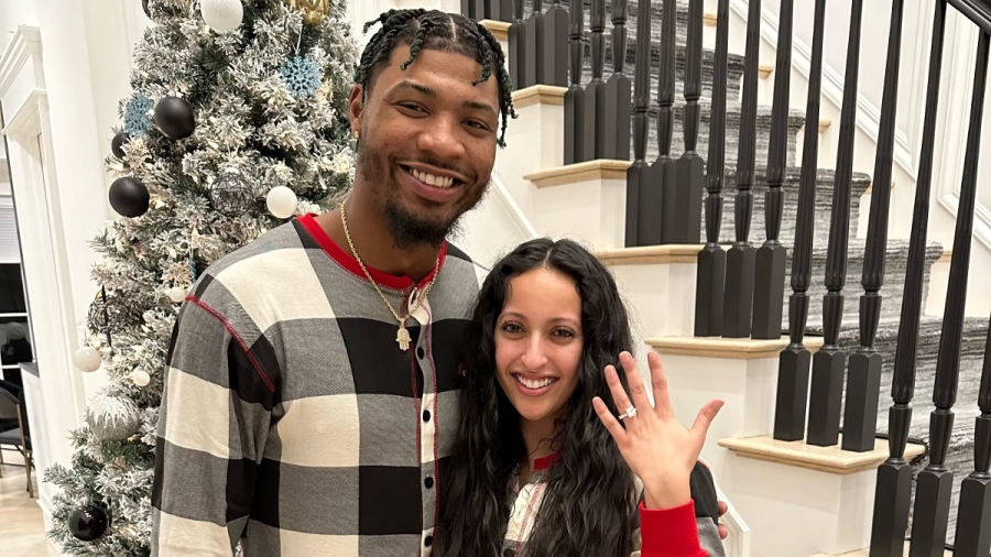 Μάρκους Σμαρτ: Κέρδισε τους Μπακς και το γιόρτασε με... πρόταση γάμου!