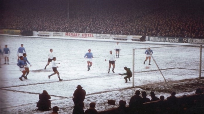 «Μπαλέτο» στον πάγο με νικήτρια την Μάντσεστερ Σίτι στο χιονισμένο Μέιν Ρόουντ!