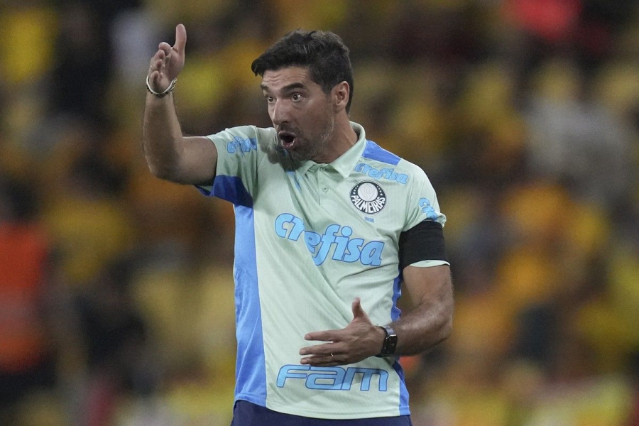 Ο Αμπέλ Φερέιρα τιμωρήθηκε για την αρπαγή κινητού δημοσιογράφου