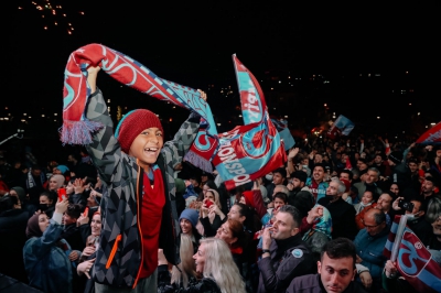 Η Τραπεζούντα ζει ιστορικές στιγμές: Η ώρα των πανηγυρισμών για το πρωτάθλημα της Τράμπζονσπορ (video)