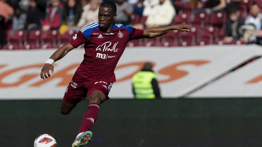 AEK: Ο Κουτέσα με τη φανέλα της στην OPAP Arena (pic)