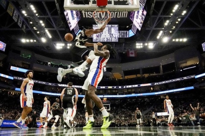 «Ιπτάμενος» Αντετοκούνμπο στο Top-10 του NBA! (video)
