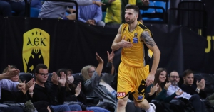 Πετρόπουλος: «Να μην απογοητεύσουμε τον κόσμο της ΑΕΚ»