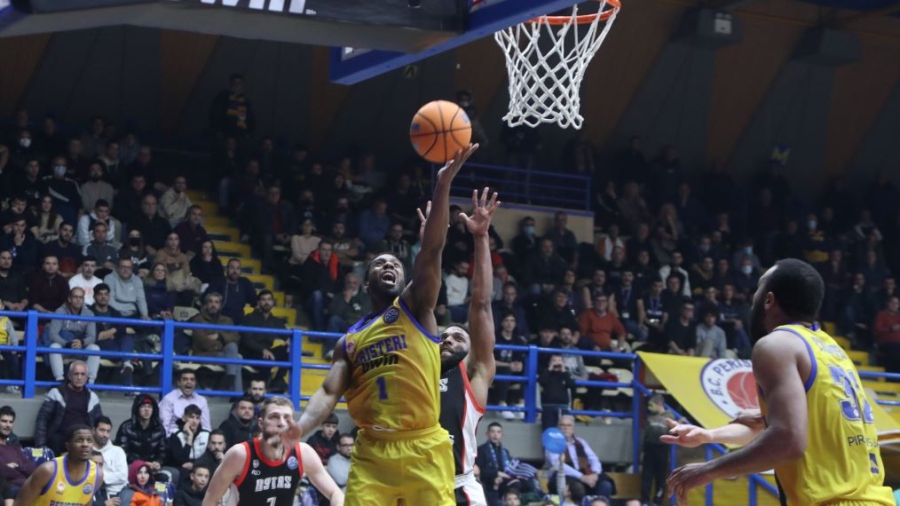 Περιστέρι – Ρίτας 83-80: Πήγε να το χάσει μέσα από τα... χέρια της η ομάδα του Σπανούλη, όμως πέρασε στους «16»! (video)