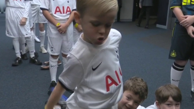 Έπεσαν κάτω και έκαναν… ζέσταμα, μήπως παίξουν στο Τότεναμ – Νιούκαστλ! (video)