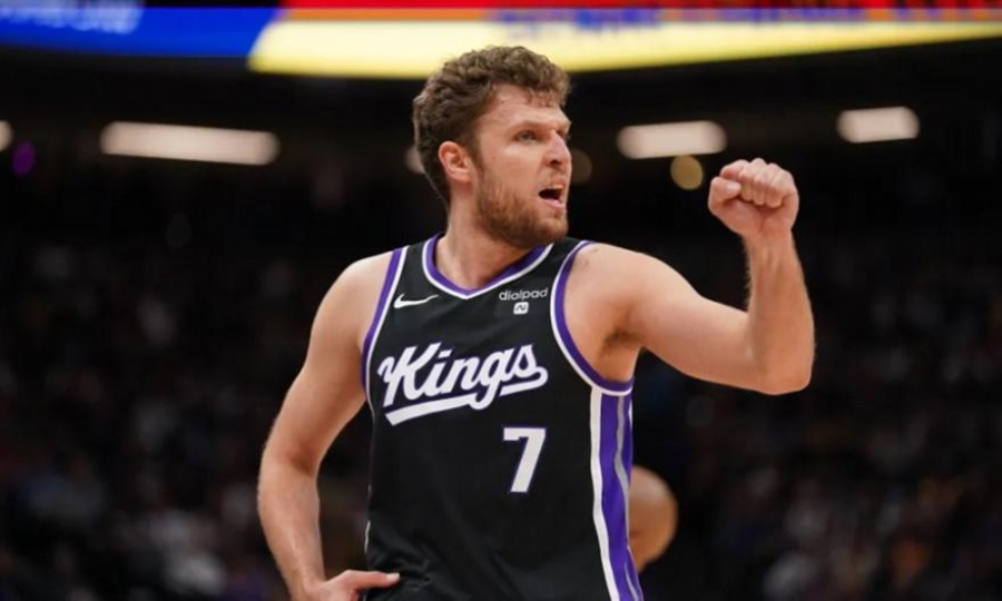 Μάικ Μπράουν για Βεζένκοφ: Η σύγκριση με τον Τζινόμπιλι και στήριξη του προπονητή!