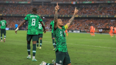 «Σαν τον Εκόνγκ κανείς, κι ας έχασε το τρόπαιο»: Τι μοναδικό πέτυχε ο σέντερ μπακ του ΠΑΟΚ; (video)