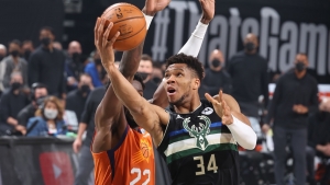 NBA Finals: Το πήρε... σπίτι του ο Αντετοκούνμπο! Πρωταθλητές οι Bucks με 50 πόντους του Greek Freak