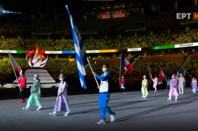 Ολυμπιακοί Αγώνες: Η είσοδος του Φουντούλη με την ελληνική σημαία στην τελετή λήξης (video)