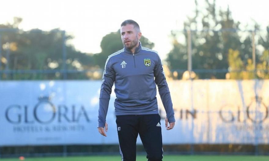 Συνεχίζει την καριέρα του στη Λαμία ο Τόσιτς, που έχει παίξει στη Μάντσεστερ Γιουνάιτεντ!