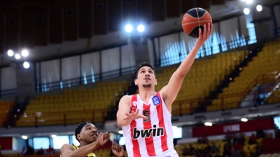 Λαρεντζάκης: «Όλοι πρέπει να δουλέψουμε, και όχι μόνο επειδή είμαστε Έλληνες να επαναπαυόμαστε σε αυτό»