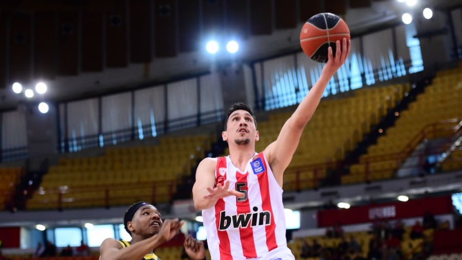 Λαρεντζάκης: «Όλοι πρέπει να δουλέψουμε, και όχι μόνο επειδή είμαστε Έλληνες να επαναπαυόμαστε σε αυτό»