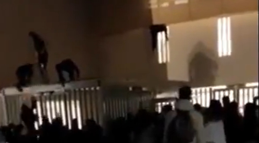 Νέο βίντεο της ΠΑΕ ΑΕΚ με «ακροβατικά» οπαδών για να μπουν χωρίς εισιτήριο στην OPAP Arena (video)