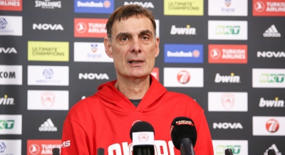 Μπαρτζώκας: «Κανονικά διαθέσιμος ο Βεζένκοφ»