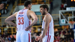 Ολυμπιακός: Κανονικά ο Μιλουτίνοφ με Παναθηναϊκό, παραμένει αμφίβολος ο Βεζένκοφ