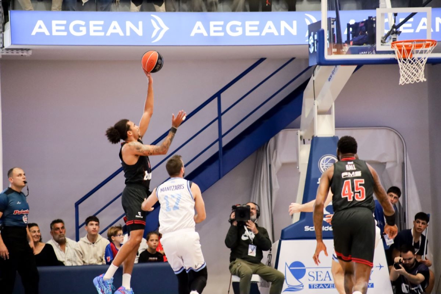 Έχασε, αλλά... δεν πειράζει: Πρώτη φιλοξενία στη Μύκονο, πρώτη νίκη του Ολυμπιακού - Ιστορία για το τοπικό μπάσκετ!