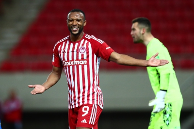 Ολυμπιακός – Αστέρας Τρίπολης 2-1: «Φονιάς» ο Ελ Κααμπί και το… θαύμα του Μεντιλίμπαρ καλά κρατεί!