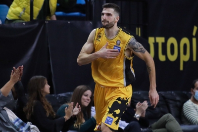 ΑΕΚ - Άρης 64-63: Το ντέρμπι στα Άνω Λιόσια κρίθηκε με καλάθι του Πετρόπουλου στα 4