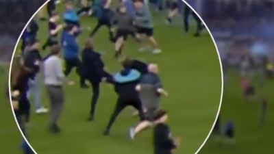 Κρίσταλ Πάλας: Ο Βιεϊρά κλώτσησε φίλαθλο της Έβερτον και τον περιμένουν μπελάδες (video)