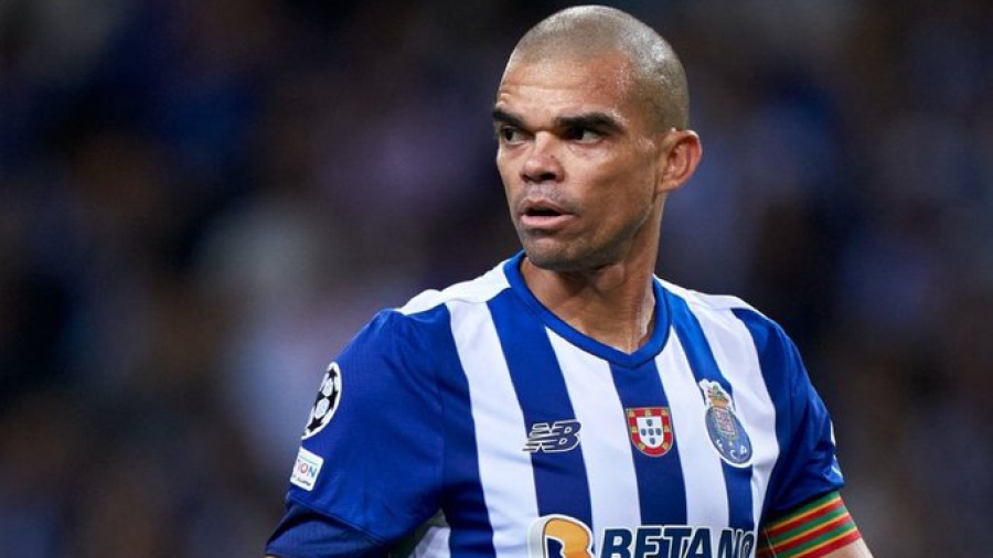 Πέπε: Ο αδιάβρωτος «βράχος» στην άμυνα της Πόρτο που αψήφησε την ηλικία στην τελευταία του ευρωπαϊκή παράσταση (;)