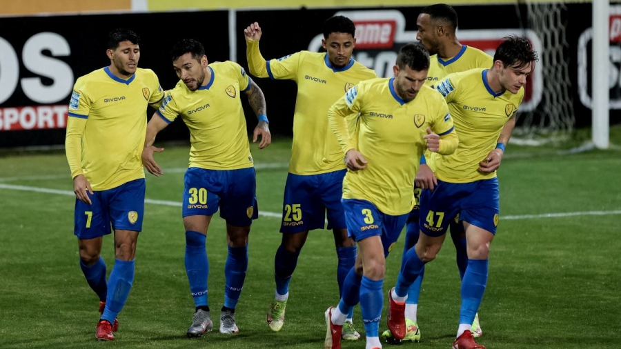 ΟΦΗ - Παναιτωλικός 1-3: Καρέλης και Μεντόσα συνεργάζονται για τρίτο σερί ματς, δίνοντας προβάδισμα «ασφαλείας»! (video)