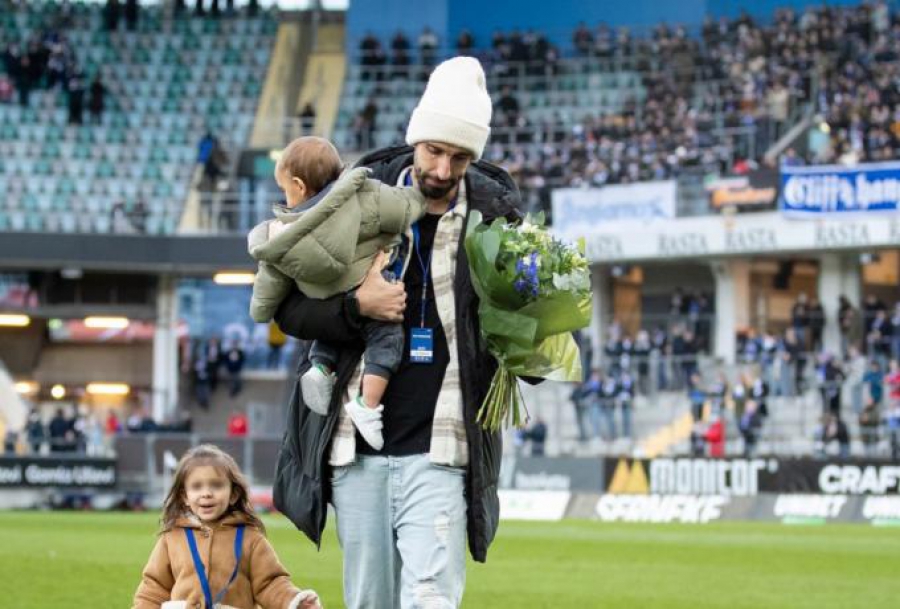 Γιάννης Ανέστης: Αποθεώθηκε στο «αντίο» του από τους οπαδούς της Γκέτεμποργκ (video)