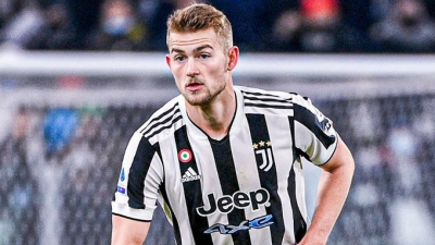 Ενδιαφέρον της Τσέλσι για Ντε Λιχτ