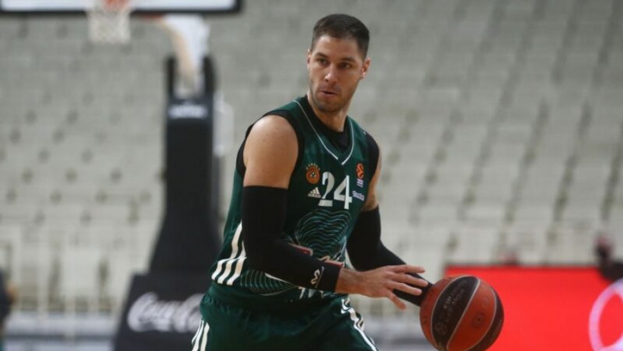 Γιόβιτς: «Είμαι εδώ για να βοηθήσω τους συμπαίκτες μου»