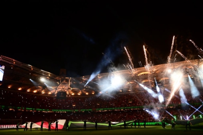 Ολυμπιακός – Φιορεντίνα: Η φαντασμαγορική τελετή έναρξης στην OPAP Arena, πριν τη σέντρα του μεγάλου τελικού (video)