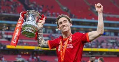 Τσιμίκας: Πανηγυρίζει στην οροφή του πούλμαν της Λίβερπουλ με ήχους... Liverbird! (video)