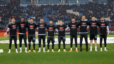 Τράμπζονσπoρ - Βασίλεια: Συμβολική κίνηση συμπαράστασης στους πληγέντες από τους ποδοσφαιριστές