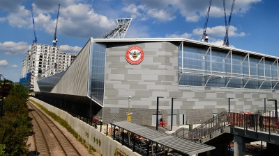 Διακοπή στο Μπρέντφορντ – Γουλβς για drone πάνω από το γήπεδο! (video)