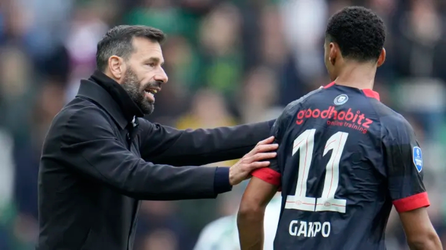 Φαν Νίστελρόι: «10 φορές μεγαλύτερη η Γιουνάιτεντ από την Λίβερπουλ, εκεί έπρεπε να πάει ο Χάκπο!»