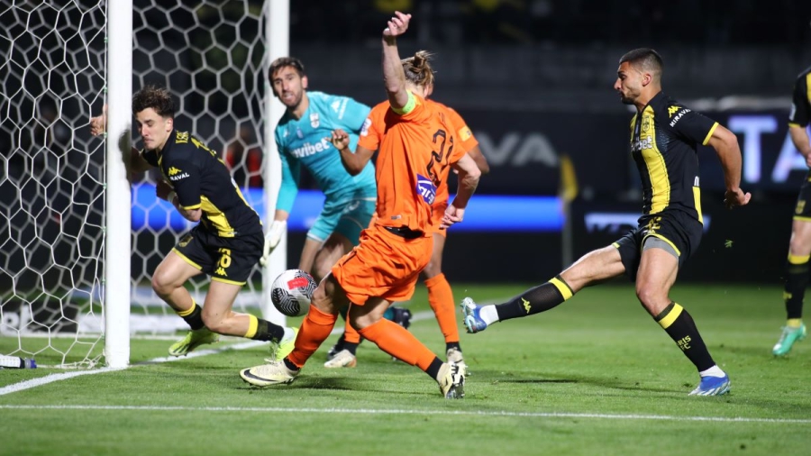 Ολική ανατροπή από τον Άρη και... απάντηση από την ΑΕΚ, δύο γκολ και 2-2 σε έξι λεπτά! (video)