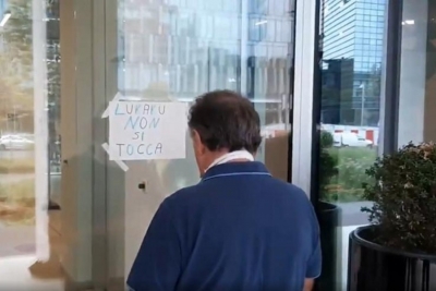 Οπαδός της Ίντερ κόλλησε χαρτί έξω από τα γραφεία της ομάδας: «Μην αγγίζετε τον Λουκάκου»!