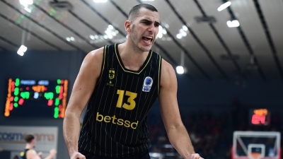 Ο Άρης «καθάρισε» στο τέταρτο δεκάλεπτο τον Πανιώνιο και πέτυχε την πρώτη του νίκη στην GBL!